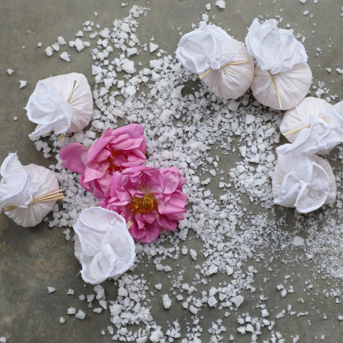 Rose of Damascus Mediterranean bath salts - uplifting aromatherapy bath soak with Damascus rose