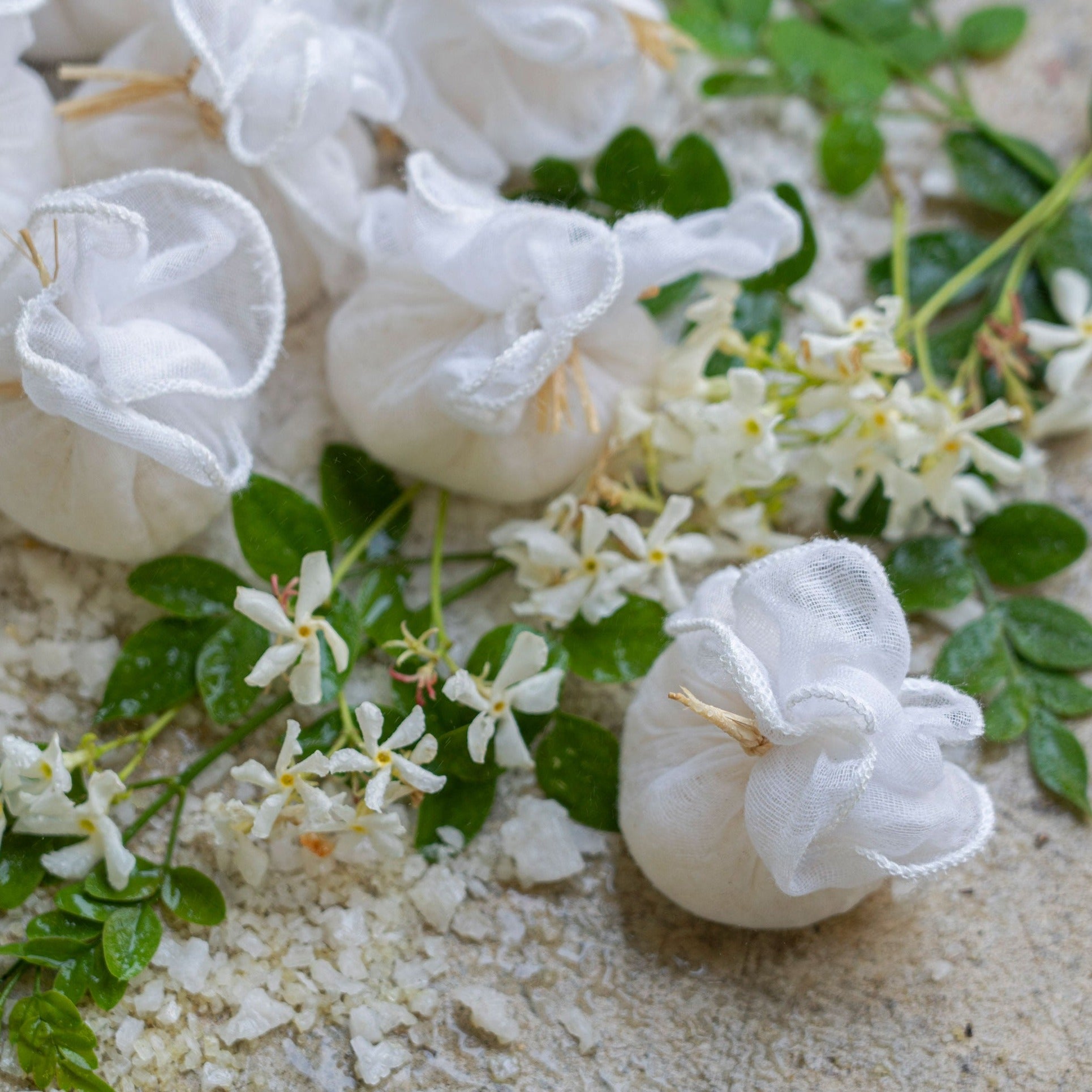 Jasmine of Arabia Mediterranean bath salts - soothing aromatherapy soak with Dead Sea minerals