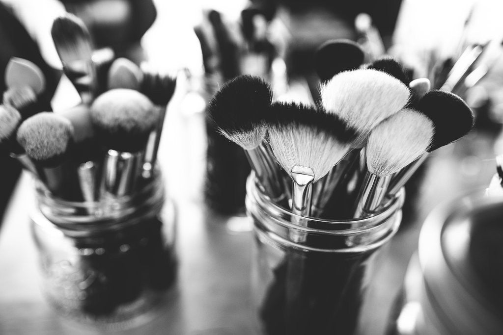 A Guide to Cleaning Your Makeup Brushes